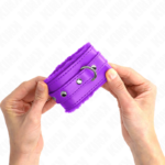 KINK - POGGIPOLSI PREMIUM IMBOTTITI IN PELLICCIA VIOLA CON CINTURA VIOLA REGOLABILE 17-29 CM X 6 CM - immagine 3